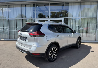 Подержанный автомобиль Nissan X-Trail 2022 года (5 фото)