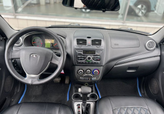 Подержанный автомобиль LADA (ВАЗ) Kalina Hatchback 2015 года (9 фото)