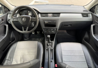 Подержанный автомобиль Skoda Rapid Liftback 2016 года (10 фото)