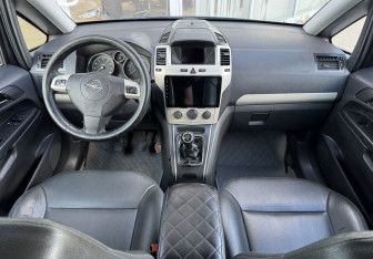 Подержанный автомобиль Opel Zafira Compactvan 2008 года (9 фото)