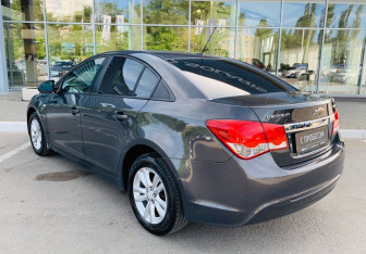 Подержанный автомобиль Chevrolet Cruze Sedan 2013 года (7 фото)