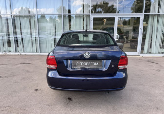 Подержанный автомобиль Volkswagen Polo Sedan 2012 года (6 фото)