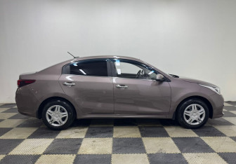 Подержанный автомобиль Kia Rio Sedan 2018 года (4 фото)