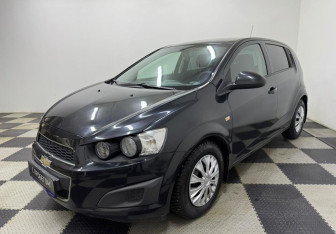 Подержанный автомобиль Chevrolet Aveo Hatchback 2013 года (3 фото)