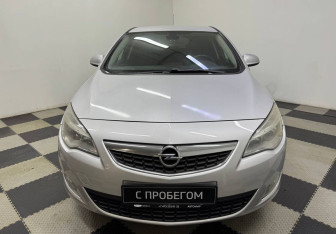 Подержанный автомобиль Opel Astra Hatchback 2010 года (2 фото)