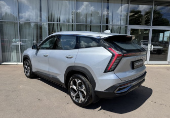 Подержанный автомобиль Geely Atlas 2023 года (7 фото)