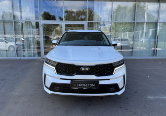 Подержанный автомобиль Kia Sorento 2021 года (2 фото)
