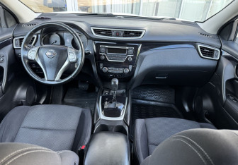 Подержанный автомобиль Nissan Qashqai 2016 года (9 фото)