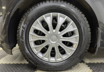 Подержанный автомобиль Chevrolet Aveo Hatchback 2013 года (12 фото)