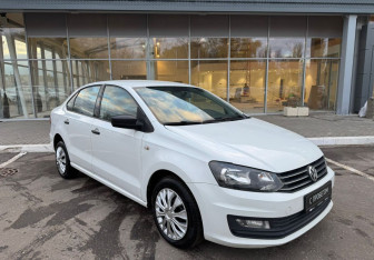 Подержанный автомобиль Volkswagen Polo Sedan 2016 года (3 фото)