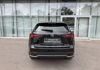 Подержанный автомобиль Lexus NX 2020 года (6 фото)