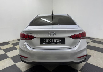 Подержанный автомобиль Hyundai Solaris Sedan 2017 года (6 фото)