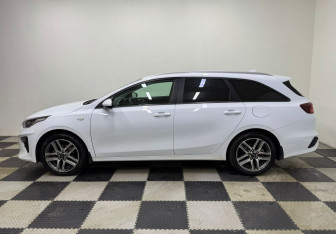 Подержанный автомобиль Kia Ceed Wagon 2020 года (8 фото)
