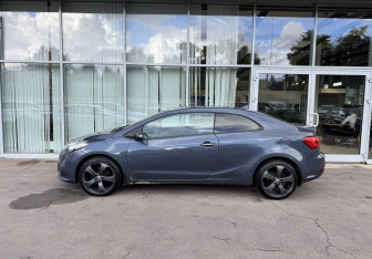 Подержанный автомобиль Kia Cerato Coupe 2013 года (8 фото)