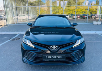 Подержанный автомобиль Toyota Camry Sedan 2019 года (2 фото)