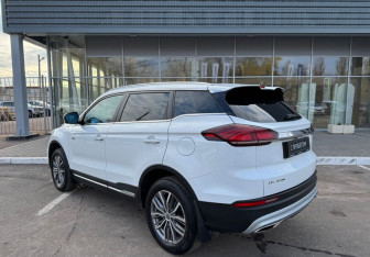 Подержанный автомобиль Geely Atlas Pro 2022 года (7 фото)