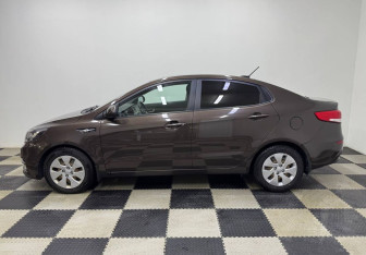 Подержанный автомобиль Kia Rio Sedan 2017 года (8 фото)