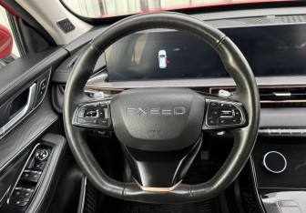Подержанный автомобиль Exeed LX 2023 года (12 фото)
