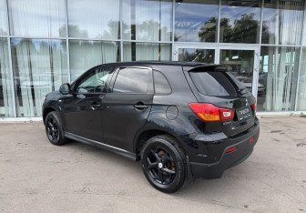 Подержанный автомобиль Mitsubishi ASX 2010 года (7 фото)
