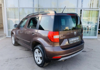 Подержанный автомобиль Skoda Yeti 2014 года (7 фото)