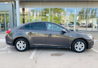 Подержанный автомобиль Chevrolet Cruze Sedan 2013 года (4 фото)