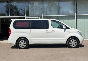 Подержанный автомобиль Hyundai Grand Starex 2014 года (4 фото)