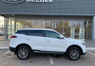 Подержанный автомобиль Geely Atlas Pro 2022 года (4 фото)