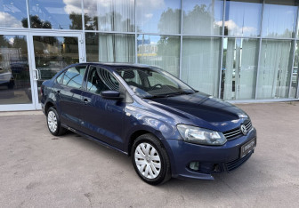Подержанный автомобиль Volkswagen Polo Sedan 2012 года (3 фото)