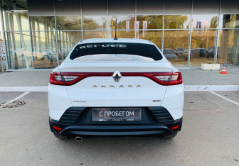 Подержанный автомобиль Renault Arkana 2019 года (6 фото)
