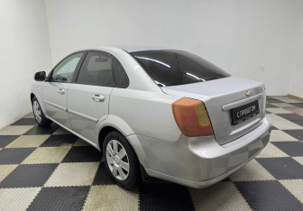 Подержанный автомобиль Chevrolet Lacetti Sedan 2012 года (7 фото)