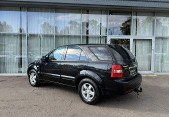 Подержанный автомобиль Kia Sorento 2008 года (7 фото)