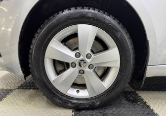 Подержанный автомобиль Skoda Octavia Liftback 2019 года (12 фото)