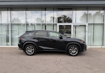 Подержанный автомобиль Lexus NX 2020 года (4 фото)