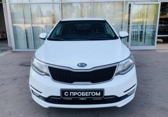 Подержанный автомобиль Kia Rio Hatchback 2015 года (2 фото)