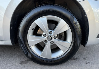 Подержанный автомобиль Skoda Octavia Liftback 2021 года (12 фото)