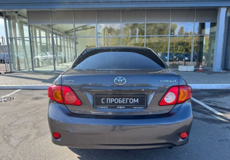 Подержанный автомобиль Toyota Corolla Sedan 2008 года (6 фото)