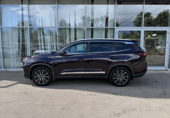 Подержанный автомобиль Chery Tiggo 8 Pro 2021 года (8 фото)