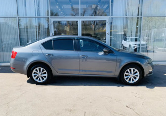 Подержанный автомобиль Skoda Octavia Liftback 2017 года (4 фото)