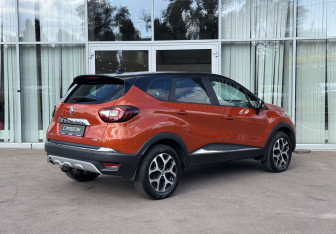 Подержанный автомобиль Renault Kaptur 2016 года (5 фото)