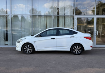 Подержанный автомобиль Hyundai Solaris Sedan 2014 года (8 фото)