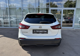 Подержанный автомобиль Nissan Qashqai 2021 года (6 фото)