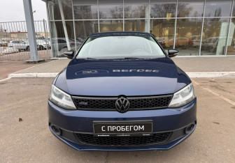 Подержанный автомобиль Volkswagen Jetta Sedan 2012 года (2 фото)