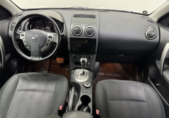 Подержанный автомобиль Nissan Qashqai 2012 года (9 фото)