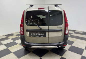 Подержанный автомобиль LADA (ВАЗ) Largus Wagon 2017 года (6 фото)