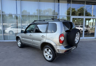 Подержанный автомобиль Chevrolet Niva 2013 года (7 фото)