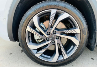 Подержанный автомобиль Geely Monjaro 2024 года (13 фото)