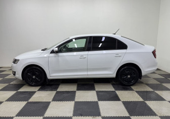 Подержанный автомобиль Skoda Rapid Liftback 2019 года (8 фото)