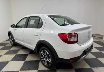 Подержанный автомобиль Renault Logan Sedan 2022 года (7 фото)