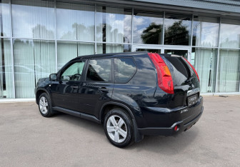 Подержанный автомобиль Nissan X-Trail 2007 года (7 фото)