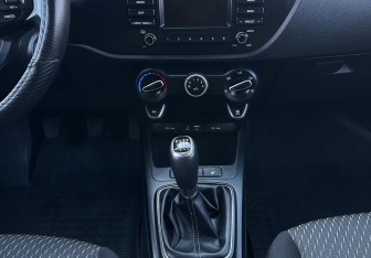 Подержанный автомобиль Kia Rio Sedan 2020 года (11 фото)